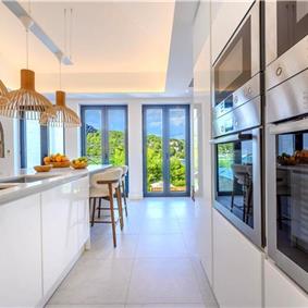 Spectacular 4 Bedroom Luxury Villa with Infinity Pool on Brac Island, sleeps 8